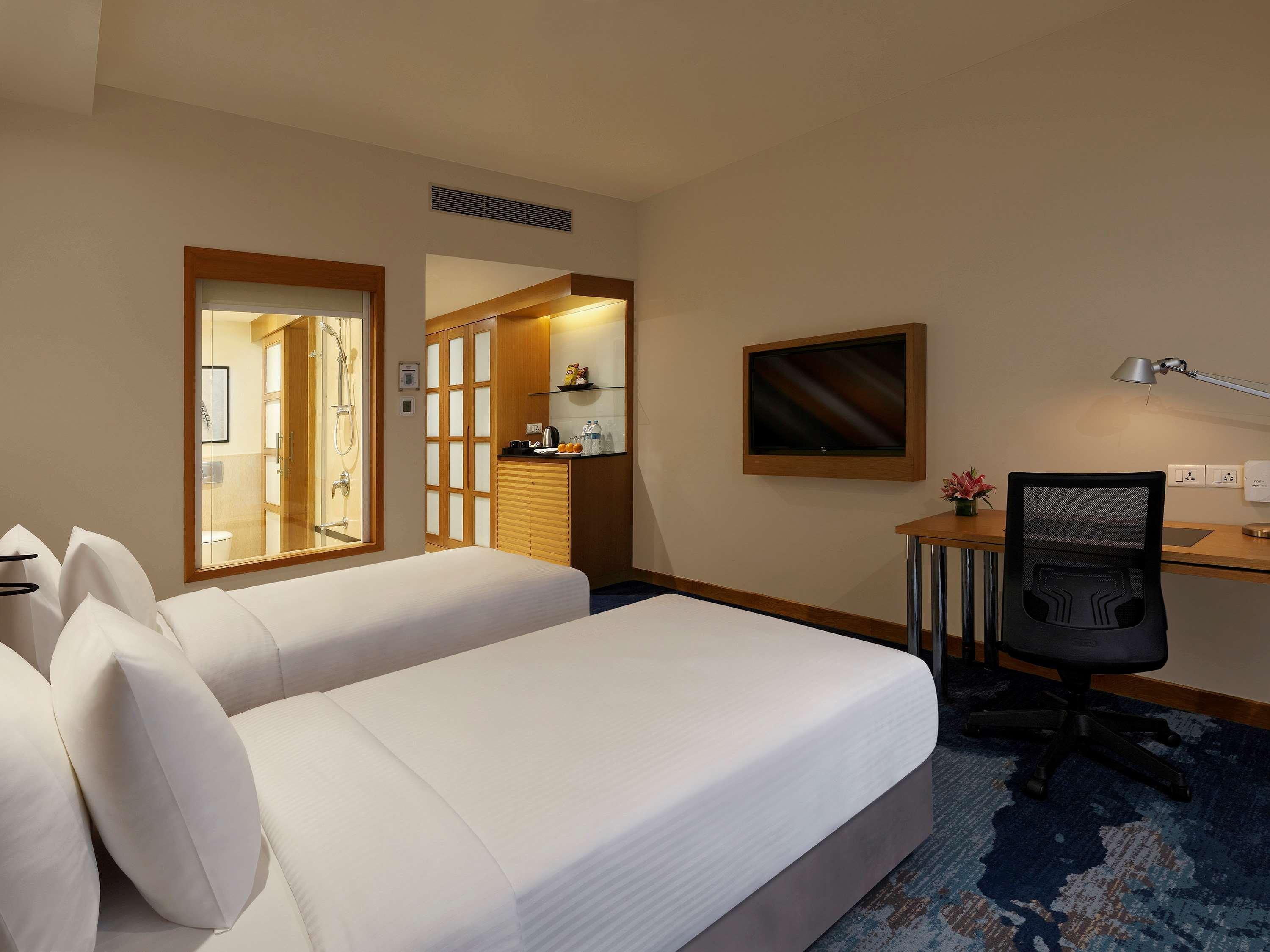 Novotel Hyderabad Convention Centre Kültér fotó