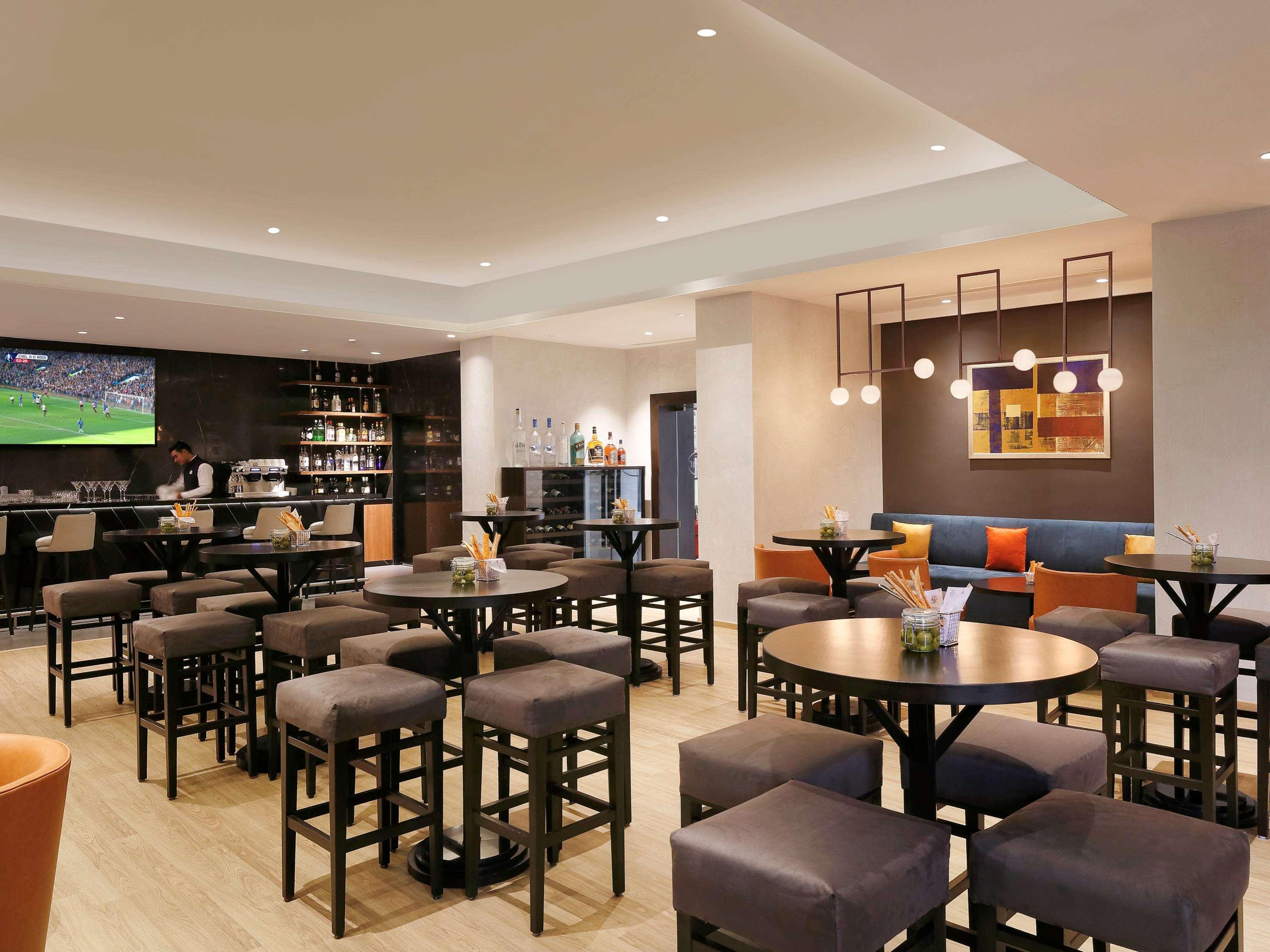 Novotel Hyderabad Convention Centre Kültér fotó